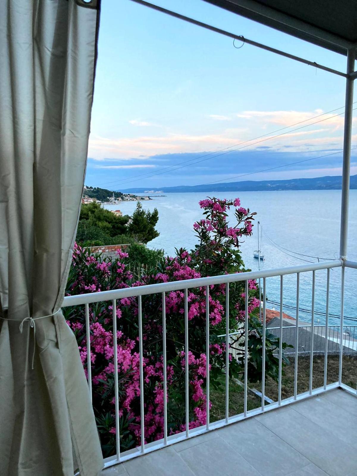 Apartment Panorama - Amazing Sea View, Newly Renovated Dugi Rat Kültér fotó